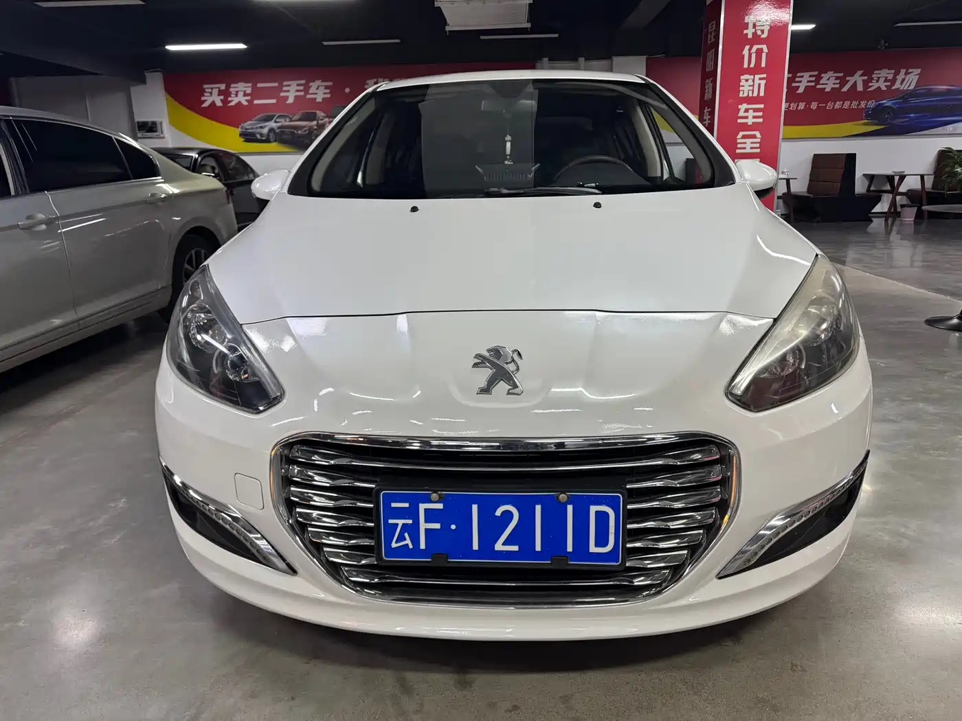 Peugeot 308 2014 Model Joy Edition Classic 1.6L Manual Superior Style фото 2