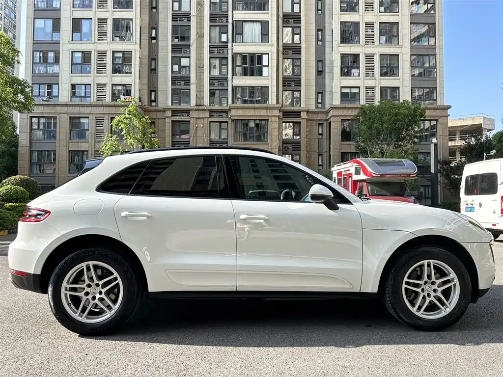 Porsche Macan 2016 Macan 2.0T фото 6