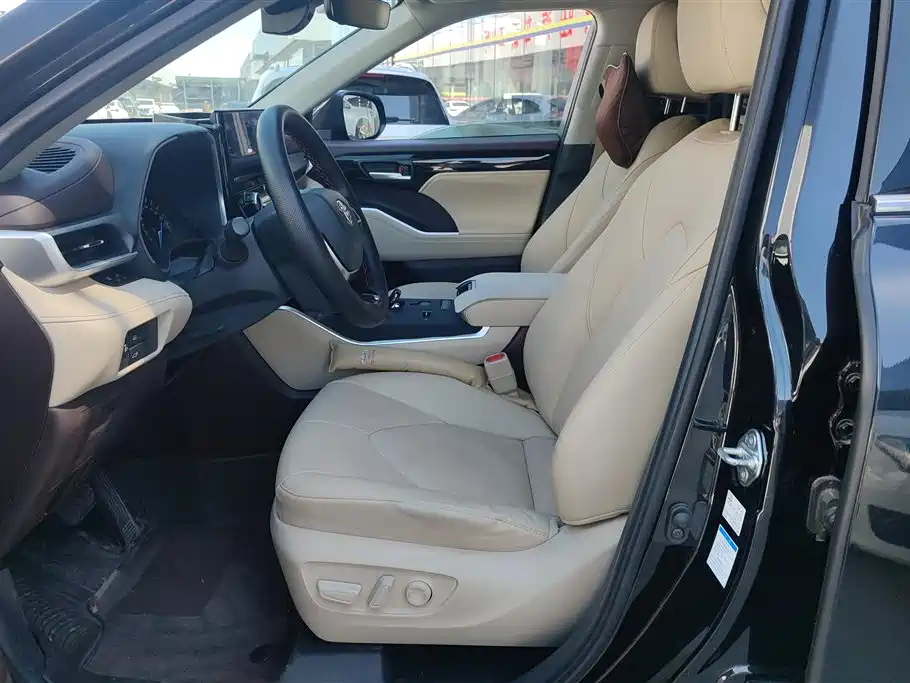 Toyota Highlander 2022 Model Dual Engine 2.5L 4WD Premium Edition 7-Seater фото 9