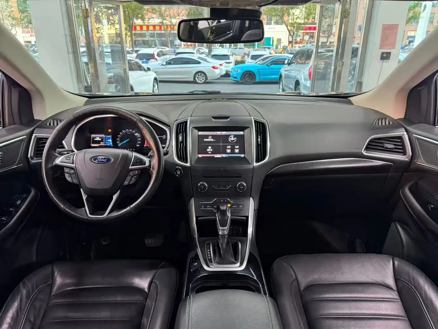 Photo 9 - Ford Edge