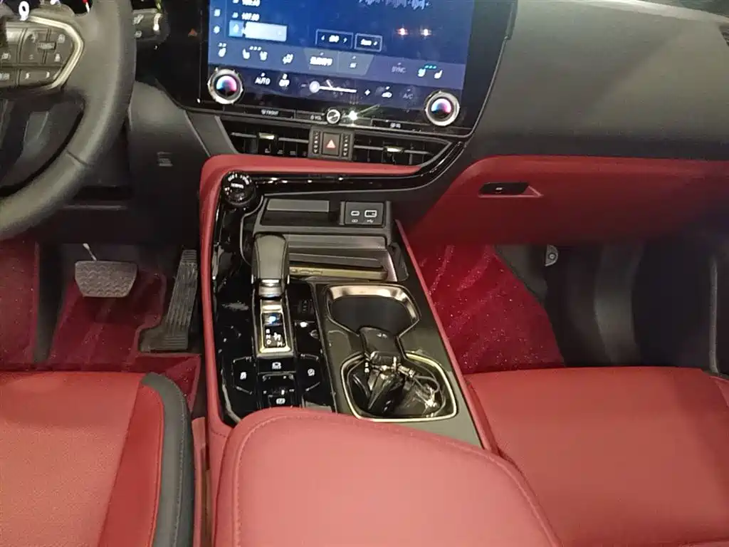 Lexus NX 2024 260 FWD Joy Creation Edition фото 13