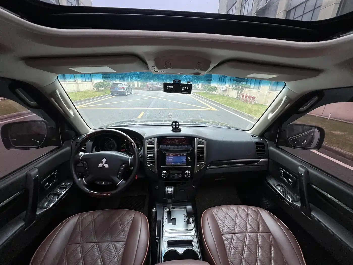 Mitsubishi Pajero (Import) 2019 3.0L Auto Luxury Version фото 14