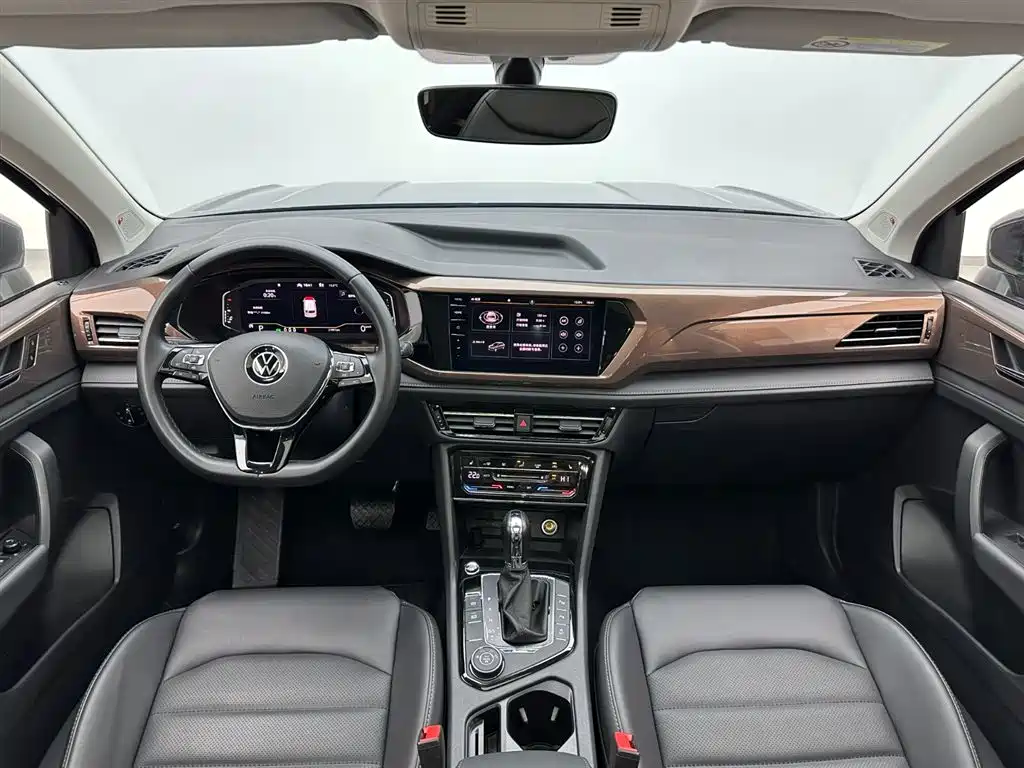 Volkswagen Tharu 2022 330TSI AWD Flagship Edition фото 18
