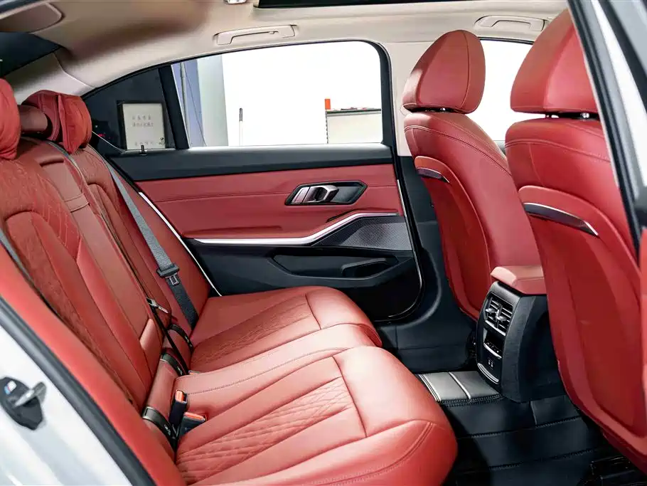 BMW 3 Series 2025 325Li M Sport Package фото 20