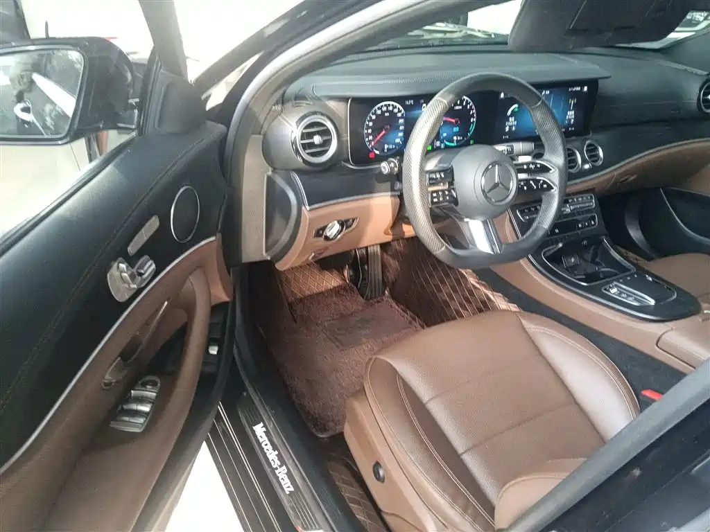 Mercedes-Benz E-Class New Energy 2023 E 350 e L Plug-in Hybrid Sport Sedan фото 12