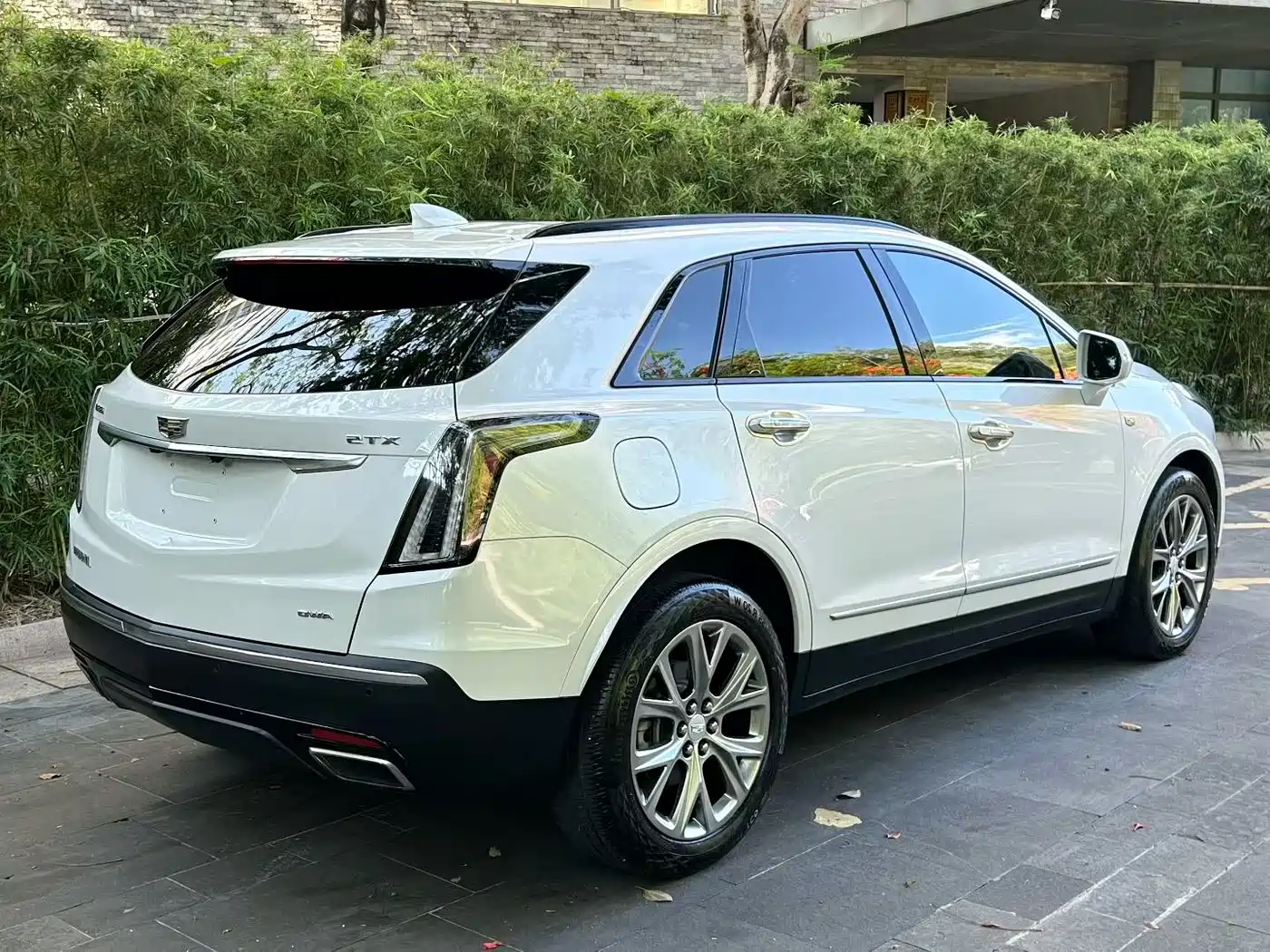 Фото 8 - Cadillac XT5