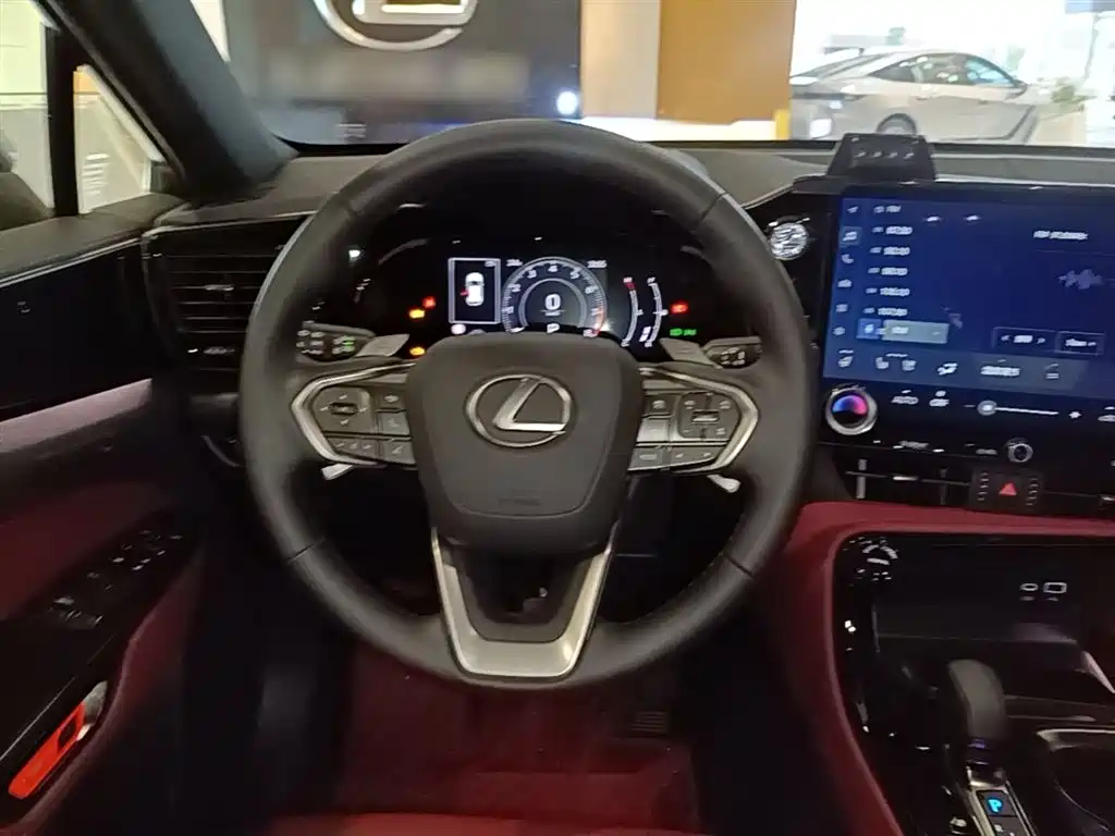 Lexus NX 2024 260 FWD Joy Creation Edition фото 10