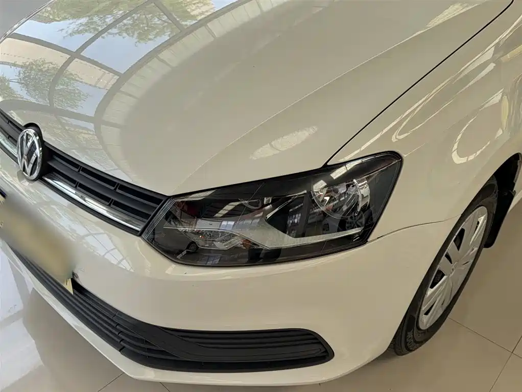 Volkswagen Polo 2016 1.4L Automatic Trend фото 15