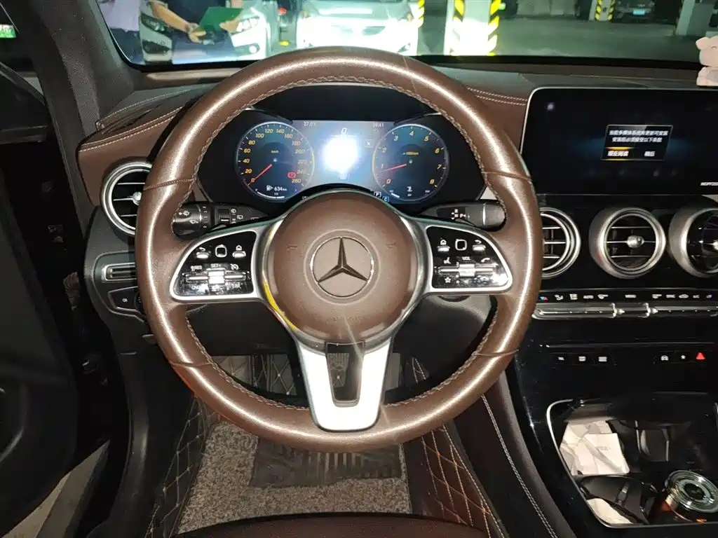 Mercedes-Benz GLC 2020 Facelift GLC 260 L 4MATIC Dynamic фото 3