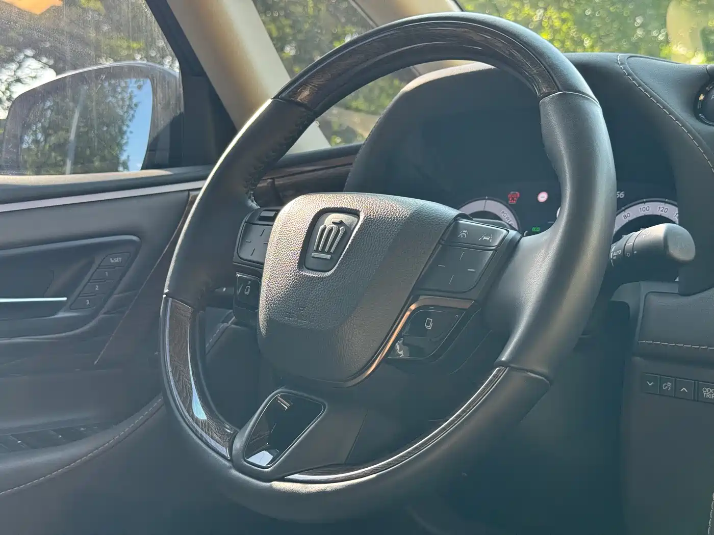 Toyota Vellfire 2024 Crown Hybrid 2.5L Executive Premium Edition фото 14