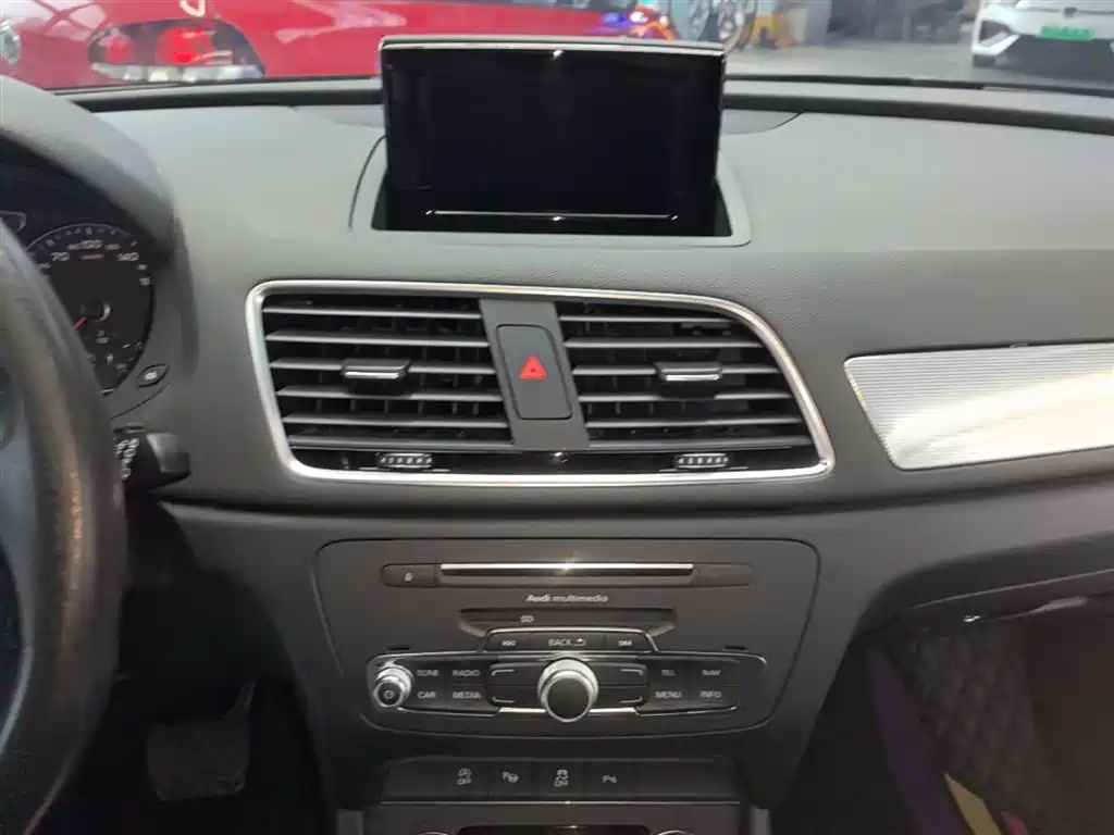 Audi Q3 2017 30 TFSI Style фото 13