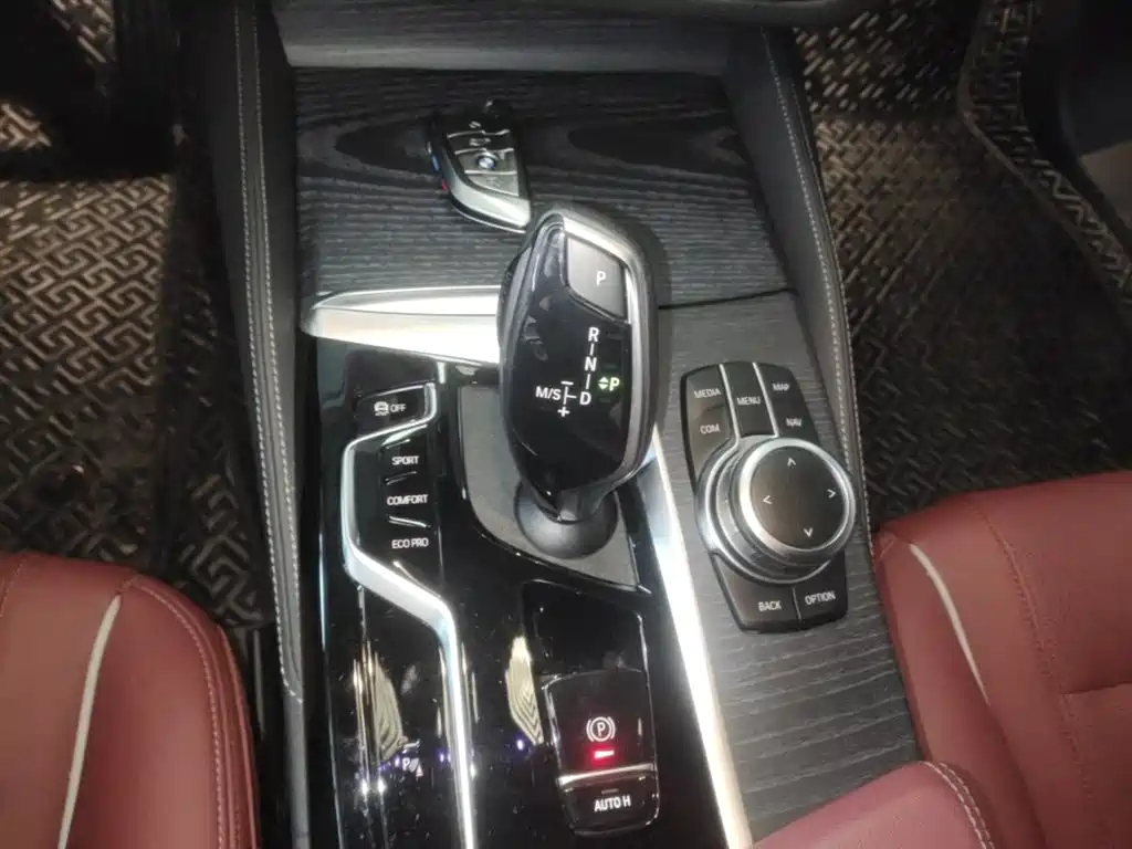 BMW 5 Series 2022 Facelift 530Li Leading M Sport Package фото 14