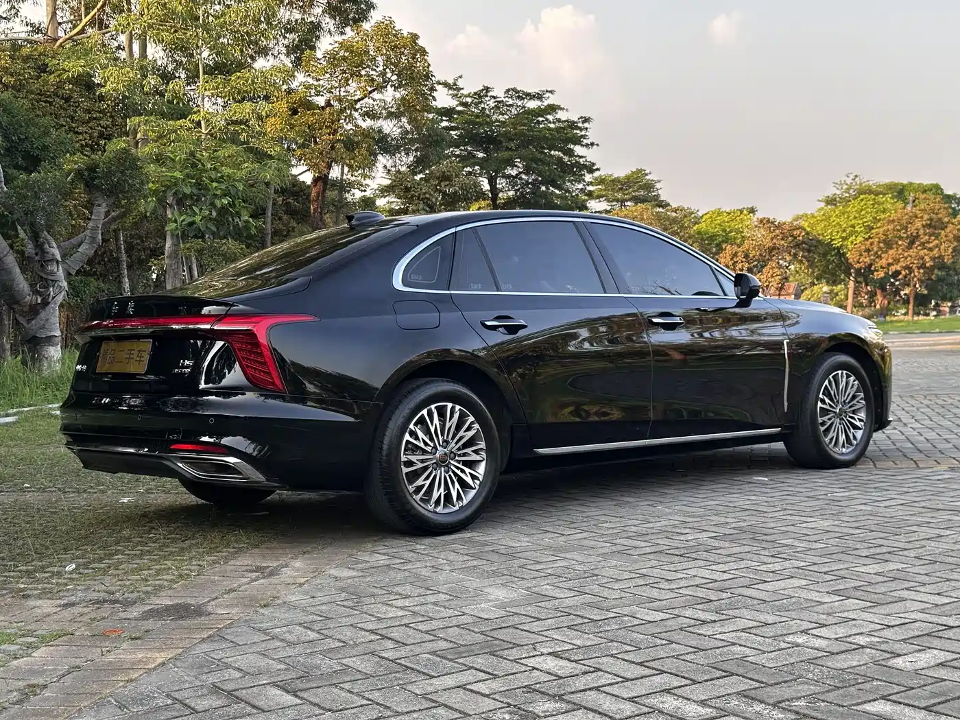 Hongqi H5 2025 1.5T DCT Flag Rhythm 500,000 Units Memorial Edition фото 11