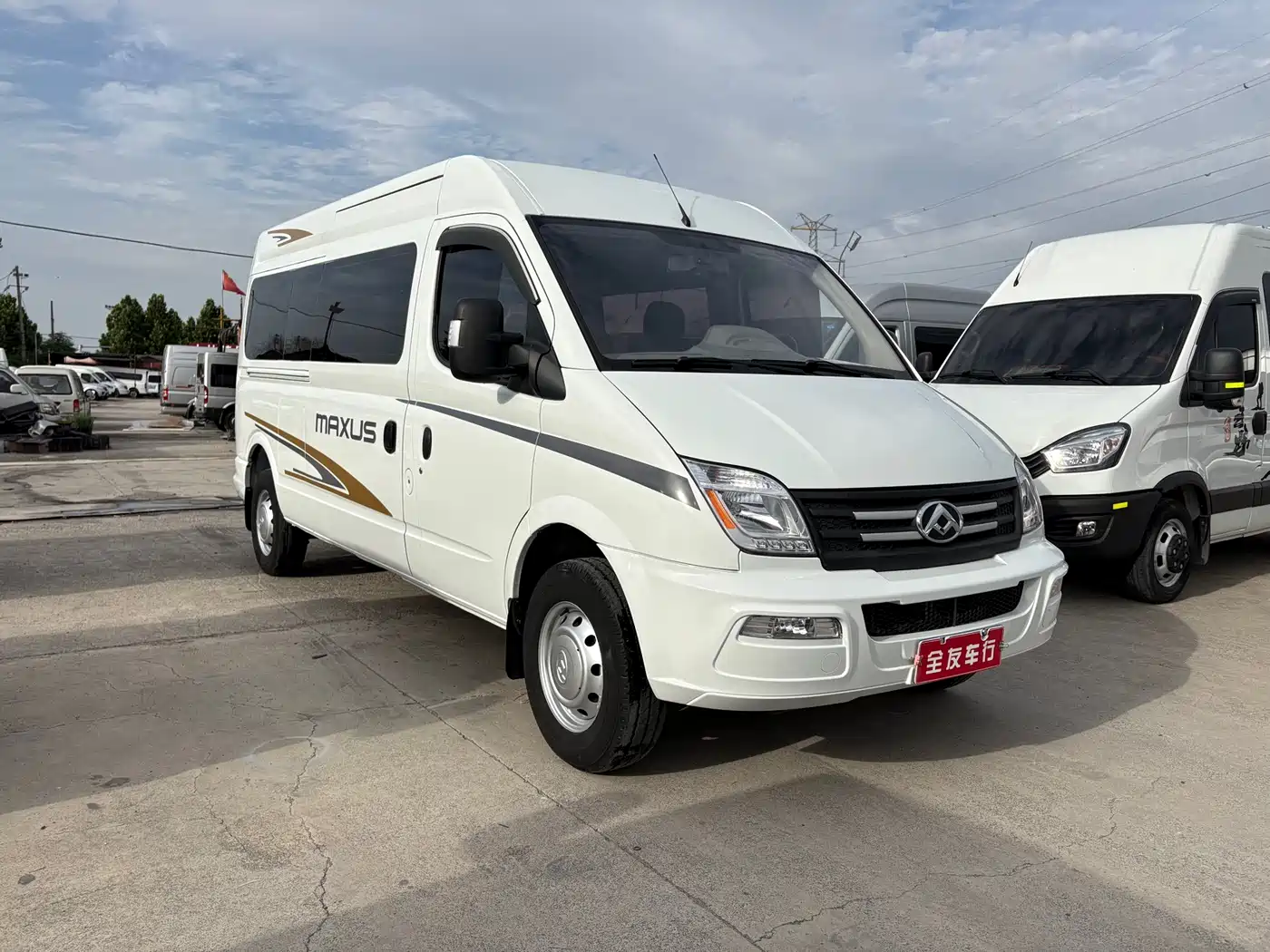 SAIC Maxus Xintu V80 2021 2.0T Manual Classic Aoyuntong Long Wheelbase Medium Roof 6/7/8/9-Seater фото 3