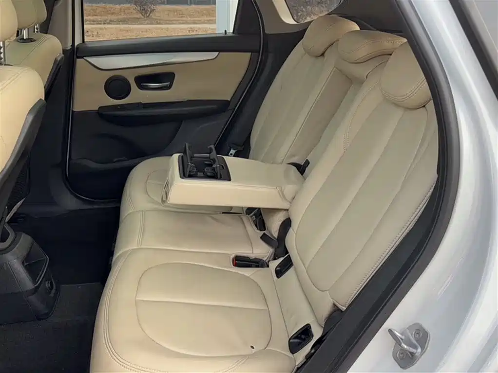 BMW 2 Series Touring 2016 218i Fashion Model фото 13