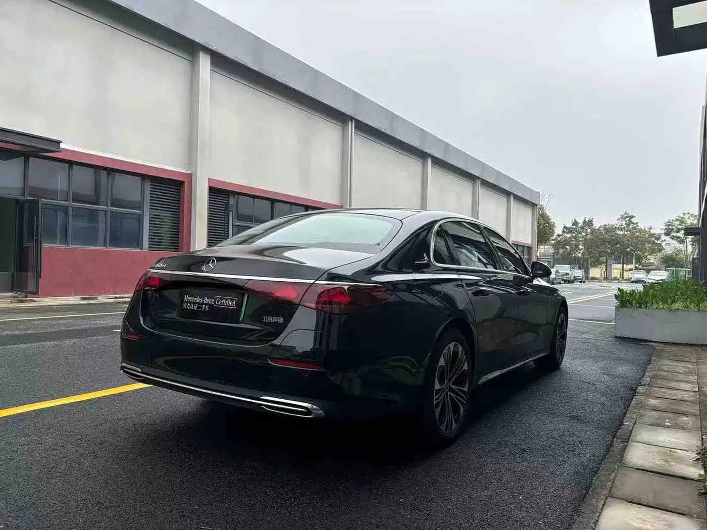 Mercedes-Benz E-Class New Energy 2024 2024 E 350 e L Plug-in Hybrid Sedan