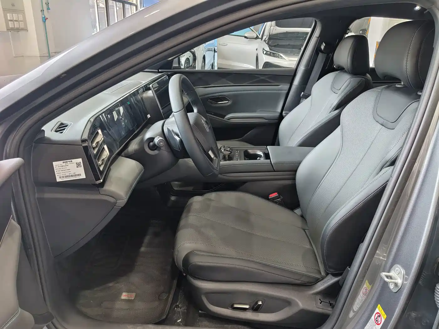 BYD Qin L 2025 2025 DM-i Smart Drive Edition 120KM Surpassing
