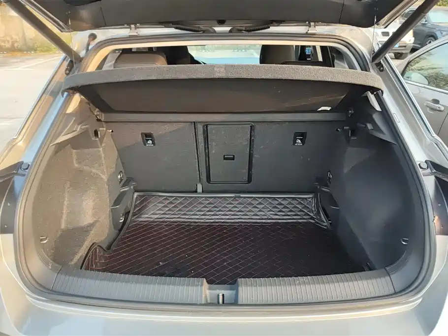 Volkswagen T-ROC 2021 Facelift 280TSI DSG 2WD Comfort Smart Connect Edition фото 4