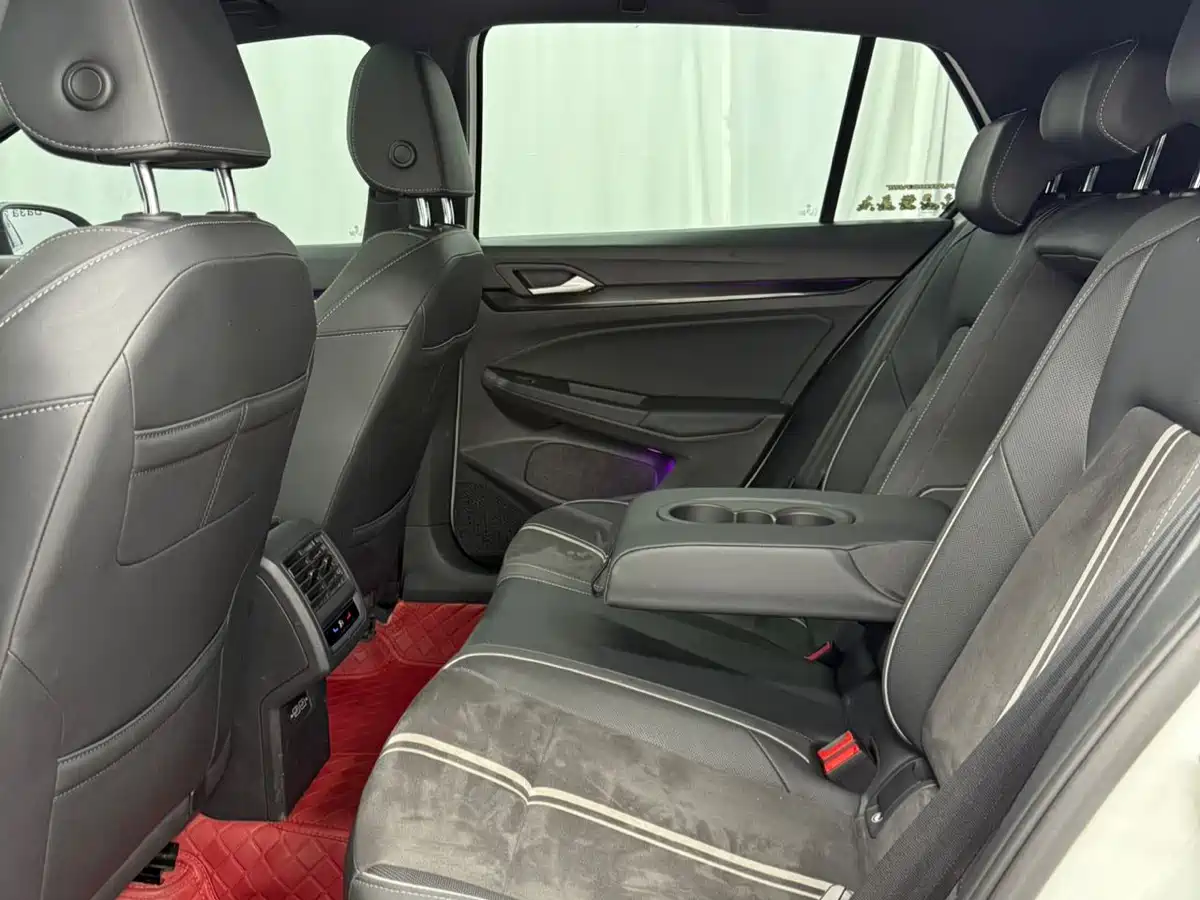 Volkswagen Golf 2023 Facelift 280TSI DSG R-Line фото 12