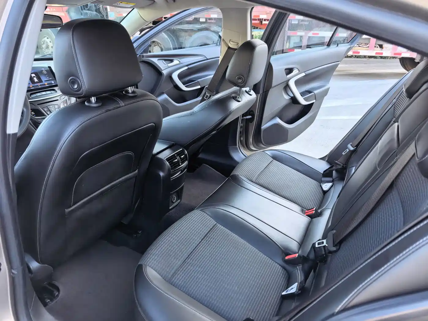 Buick Regal 2015 1.6T Leading Tech Edition фото 12