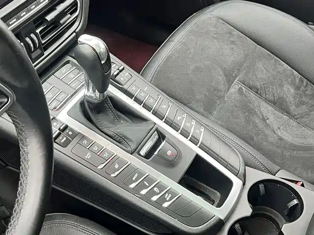 Porsche Macan 2020 Macan 2.0T фото 12