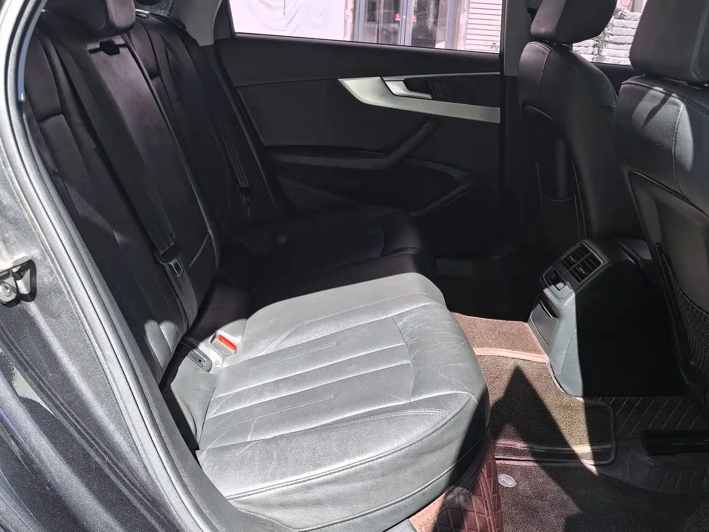 Фото 7 - Audi A4L