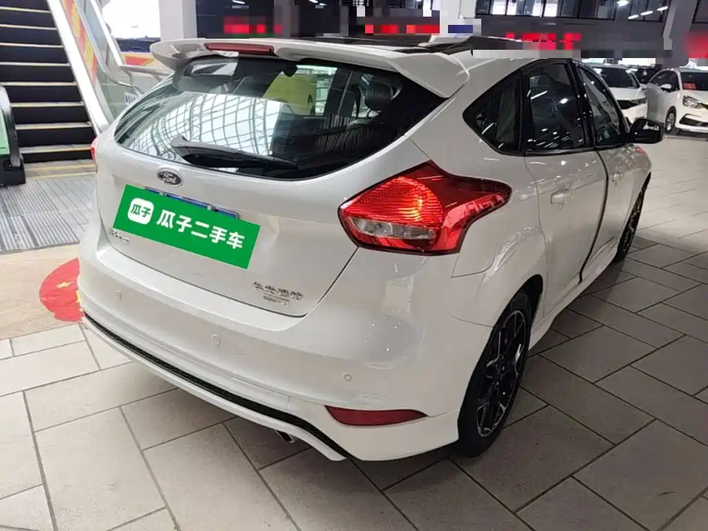 Фото 7 - Ford Focus