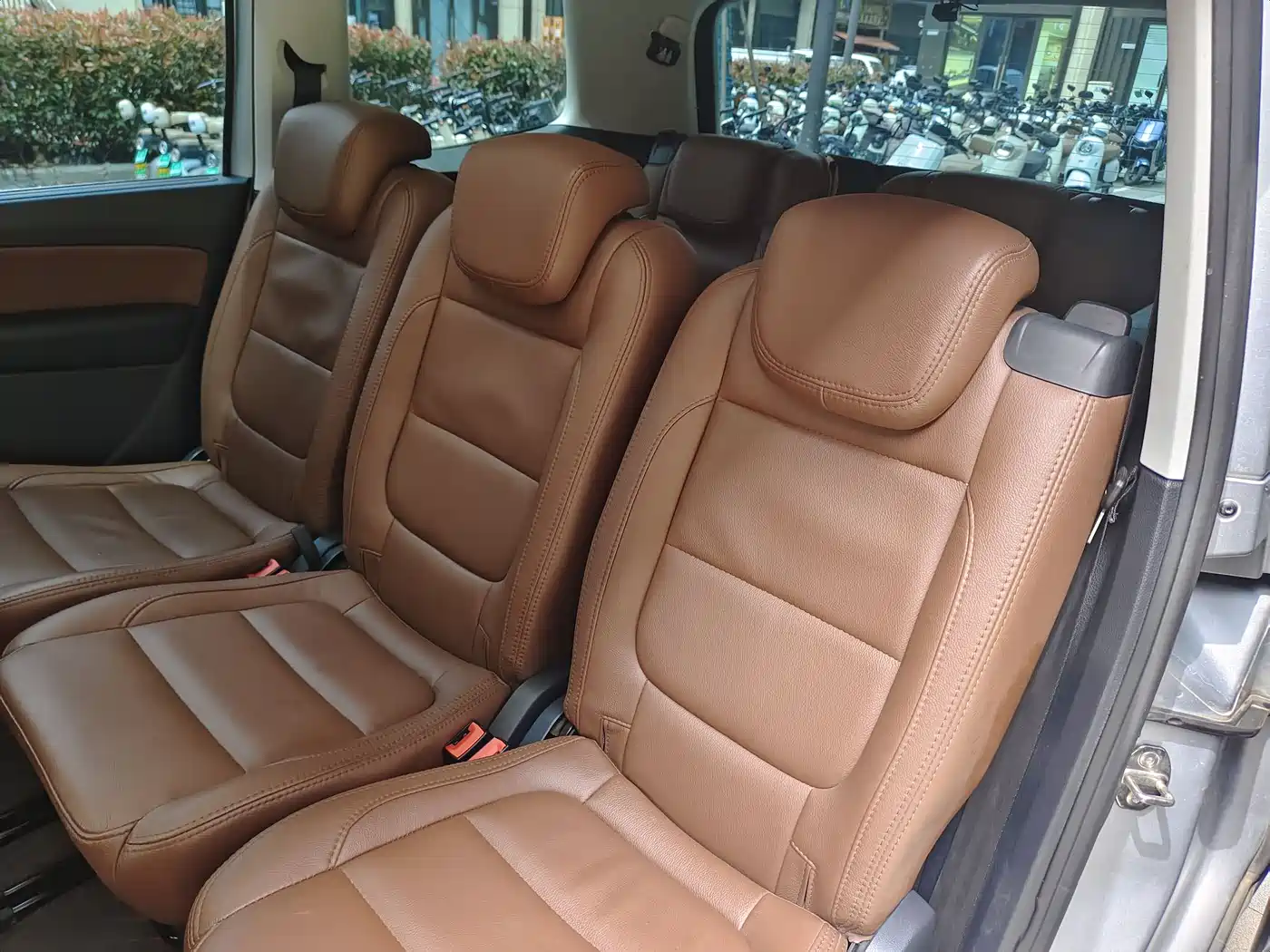 Volkswagen Sharan 2014 2.0TSI Comfort фото 10