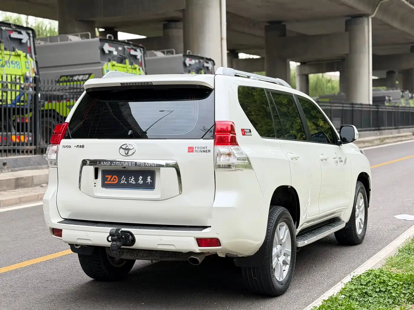 Toyota Prado 2010 4.0L Automatic VX фото 17