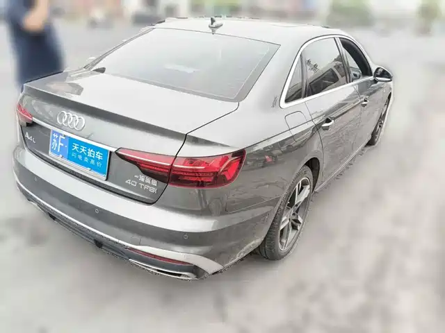 Audi A4L 2022 40 TFSI Luxury Dynamic — фото 2