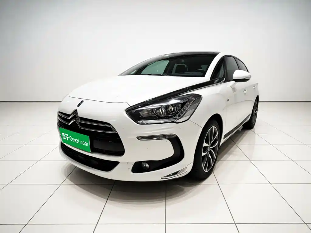 DS 5 2015 2014 1.6T Luxury THP160