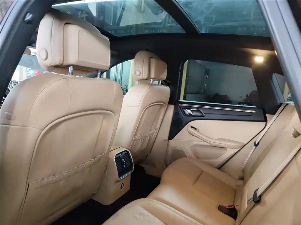 Porsche Macan 2018 Macan 2.0T фото 18