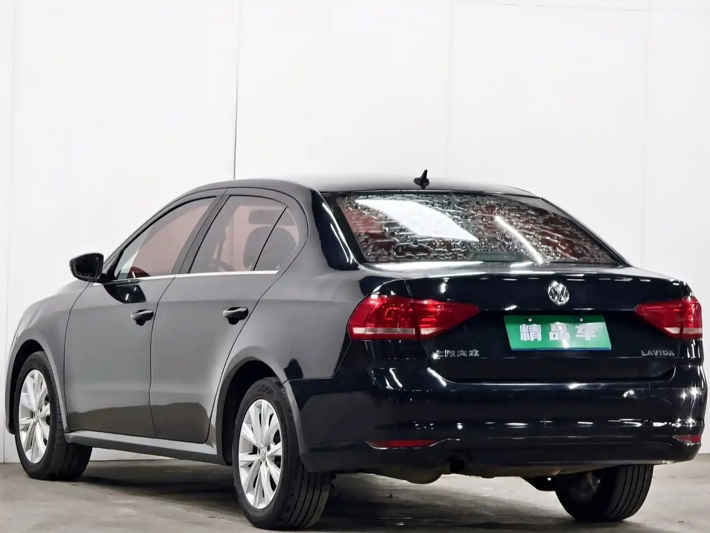 Volkswagen Lavida 2017 1.6L Automatic Comfort Edition фото 6
