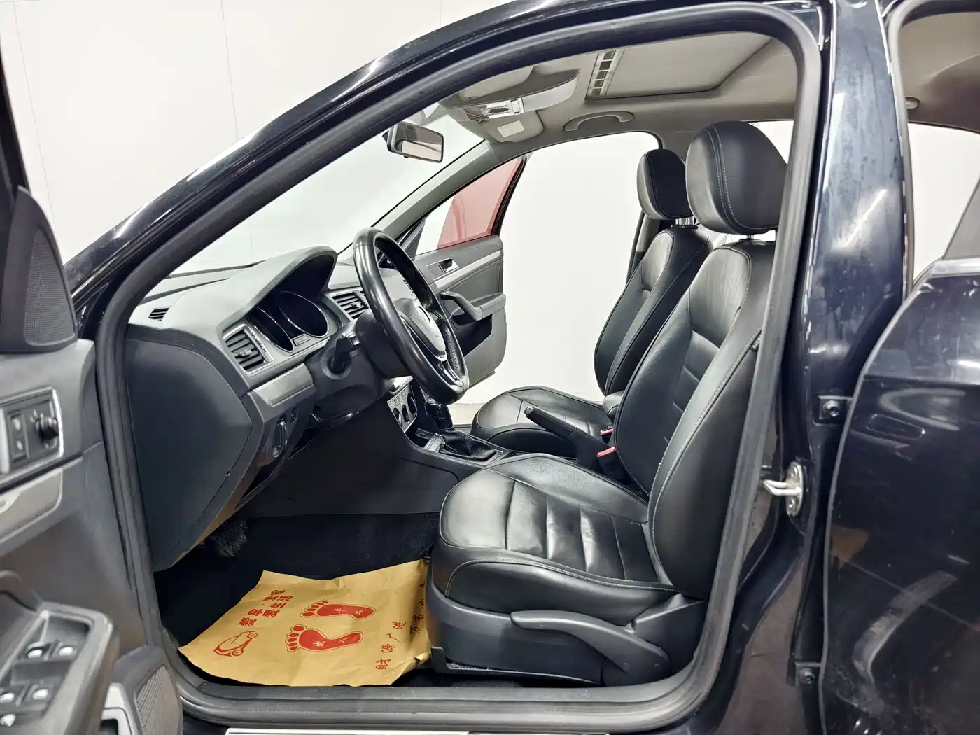 Volkswagen Lavida 2017 1.6L Automatic Comfort Edition фото 11