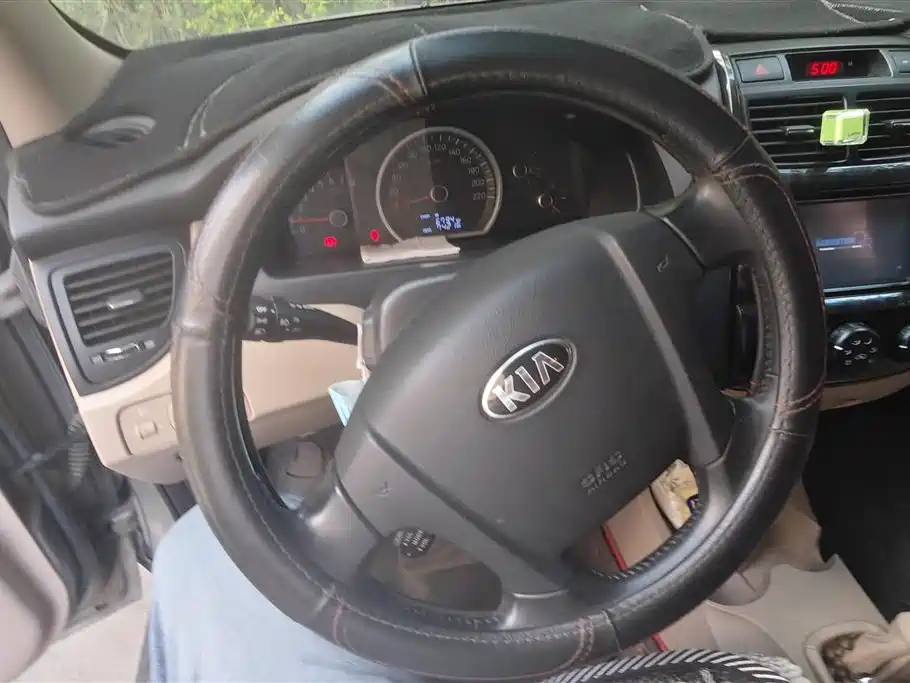 Kia Sportage 2013 2.0L Manual 2WD GL фото 15