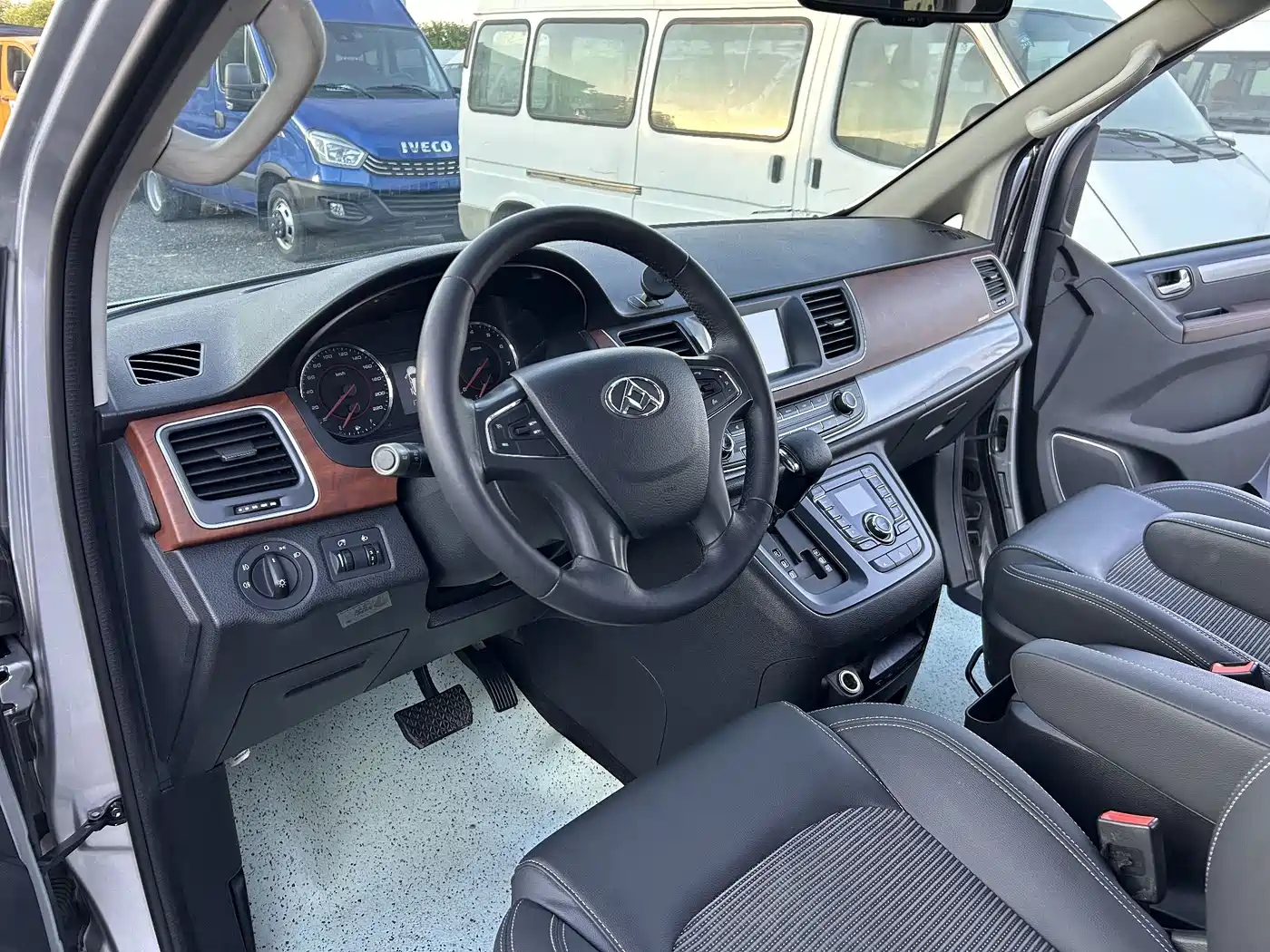 SAIC Maxus Maxus G10 2018 PLUS 2.0T Automatic Elite Edition фото 17