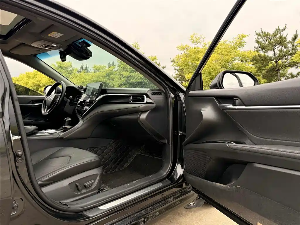Toyota Camry 2021 2.5G Luxury Edition фото 9