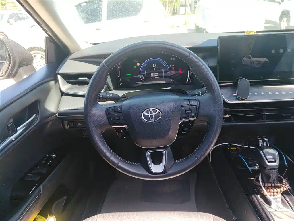 Toyota Camry 2024 Hybrid 2.0HGVP Luxury Edition фото 7