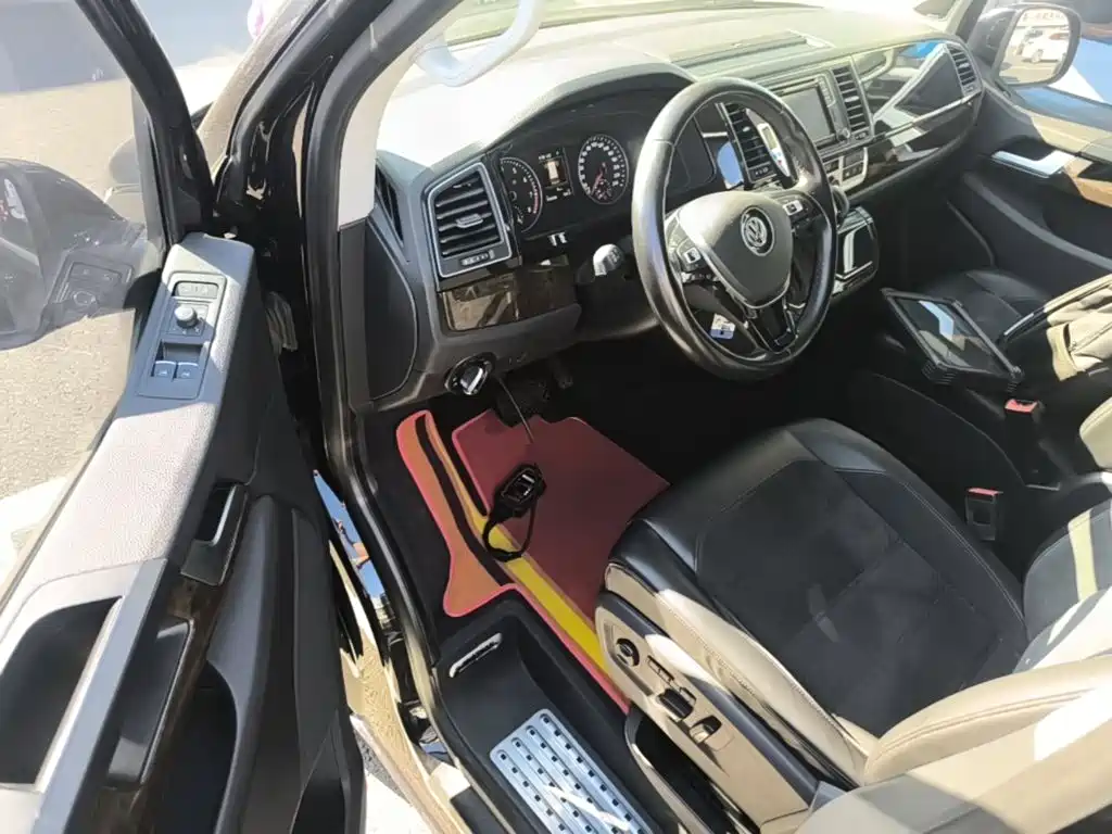 Volkswagen Multivan 2019 2017 2.0TSI AWD Premium Edition 7-Seater