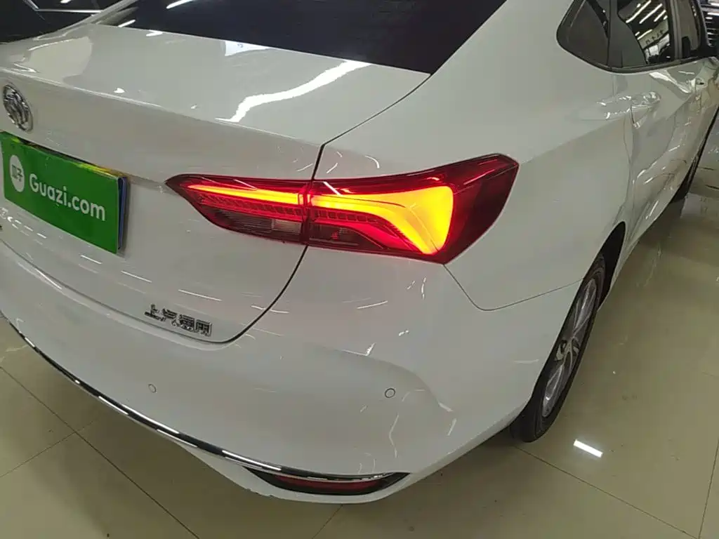 Photo 8 - Buick Verano