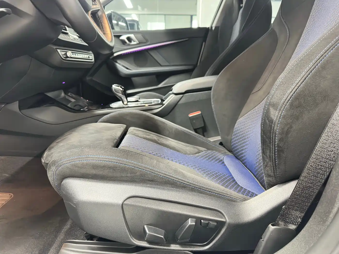 BMW 2 Series (Import) 2023 Facelift 225i 4-Door Coupe M Sport Shadowline Package фото 7