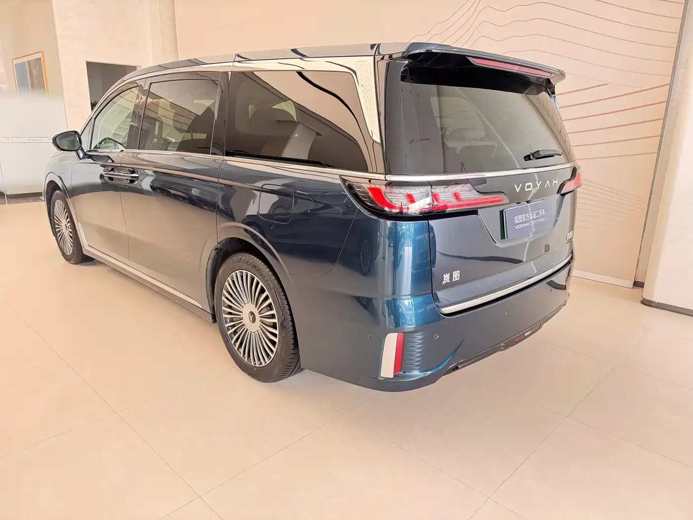 Voyah Auto Voyah Dreamer 2025 PHEV 4WD Kunpeng Premium Edition фото 2
