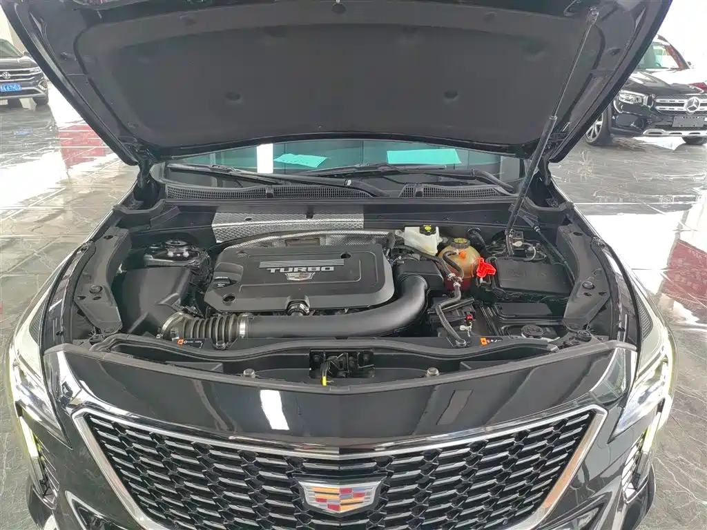Cadillac XT4 2021 28T FWD Premium Edition фото 16