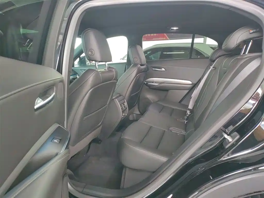 Cadillac XT4 2021 28T FWD Premium Edition фото 13