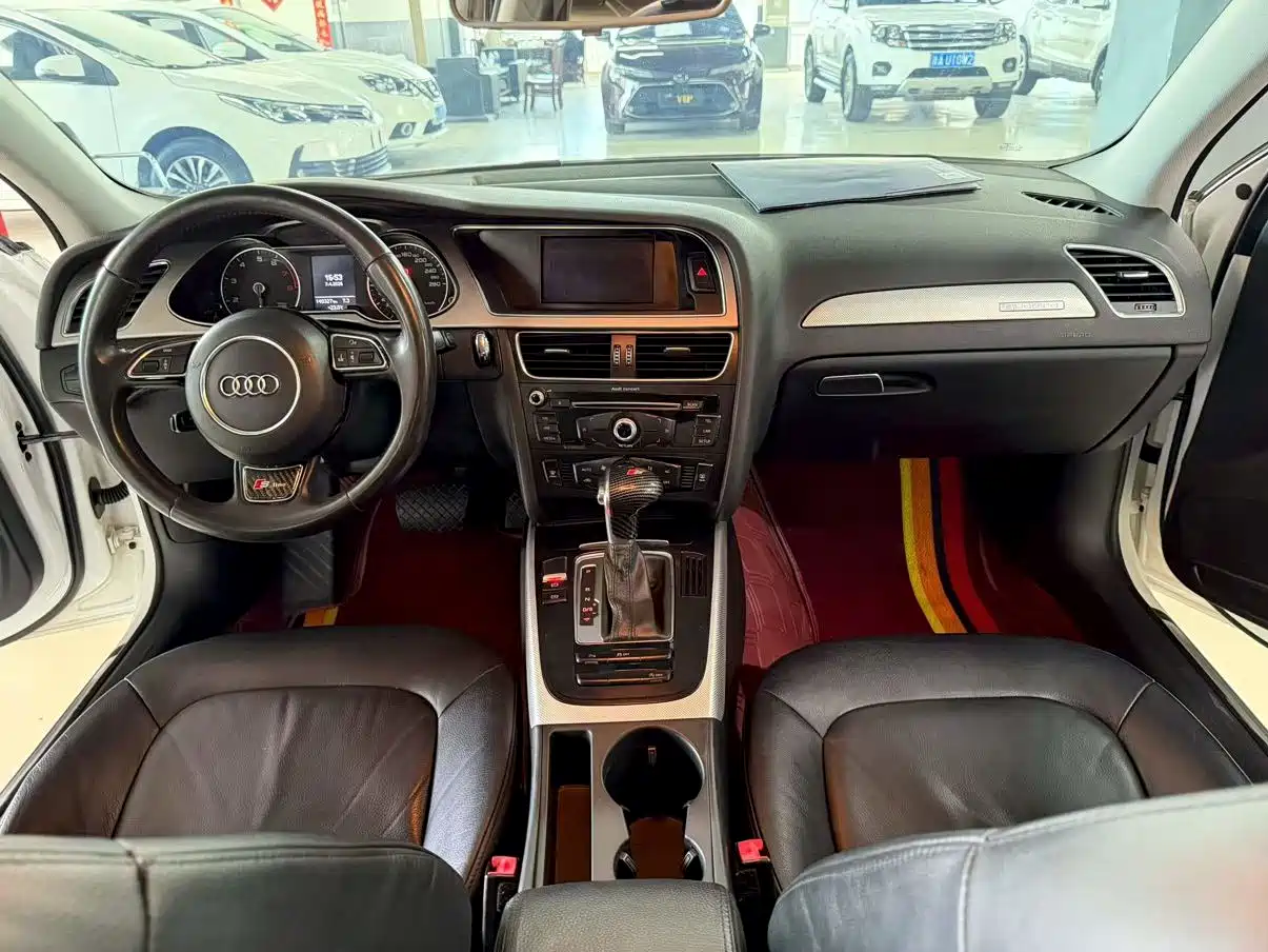 Audi A4L 2013 40 TFSI quattro Personality Sport фото 5