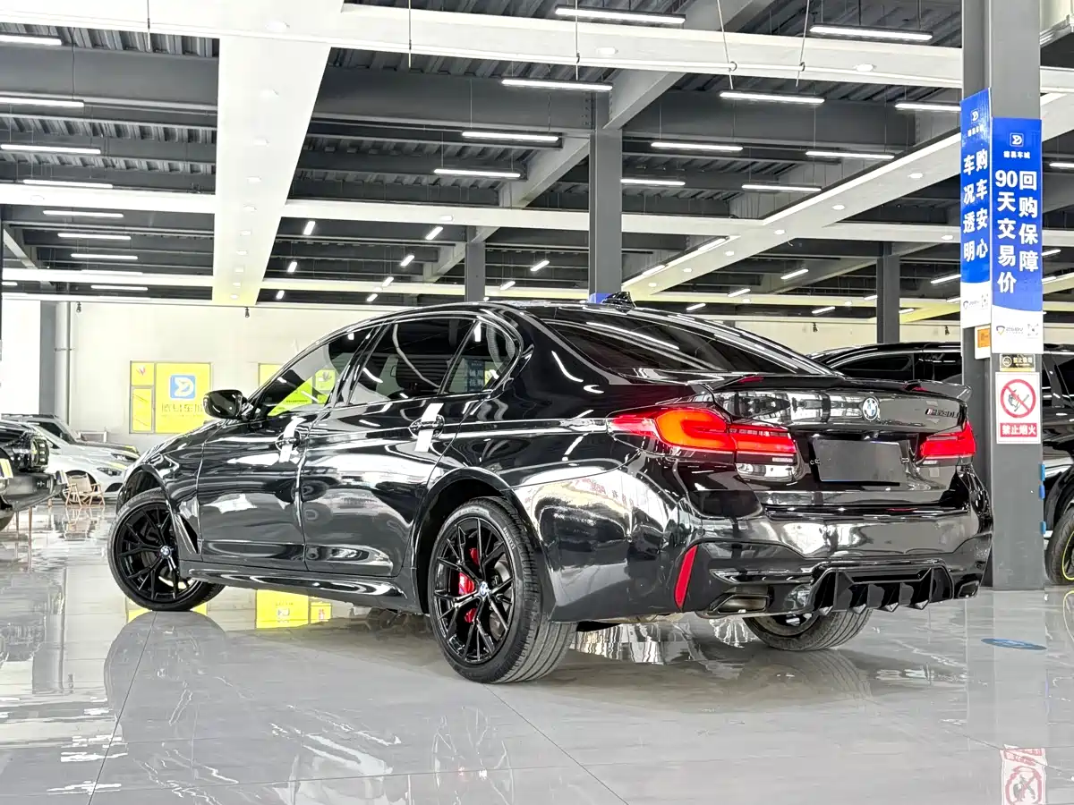 BMW 5 Series 2022 Model Second Facelift 525Li M Sport Package фото 4