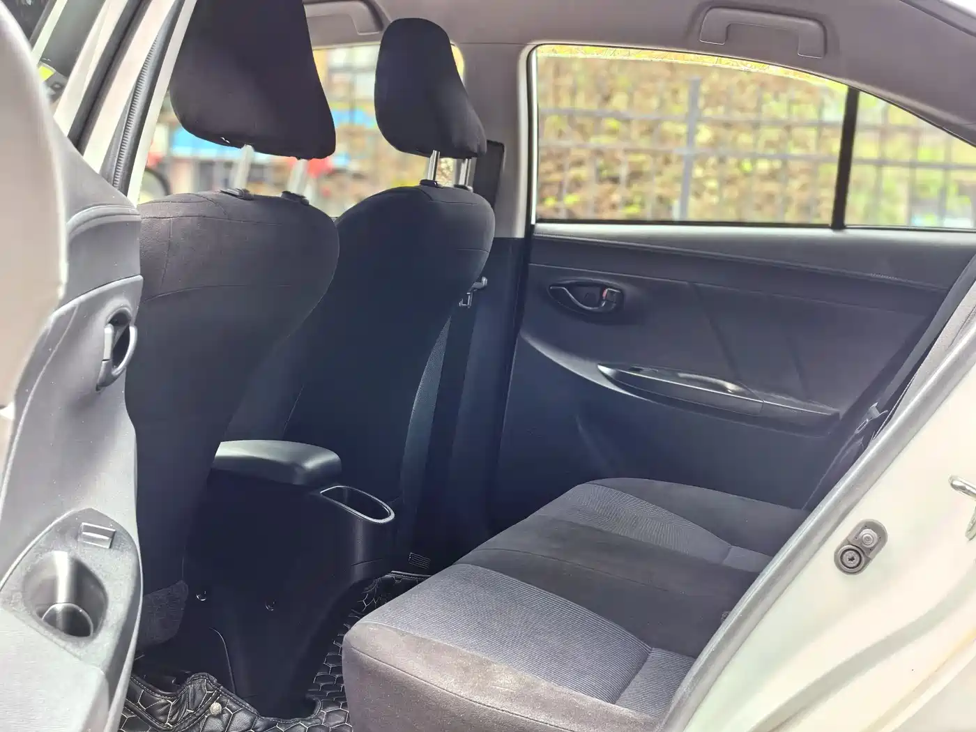 Toyota YARiS L Zhi Xiang 2019 1.5E CVT Charming China VI фото 7