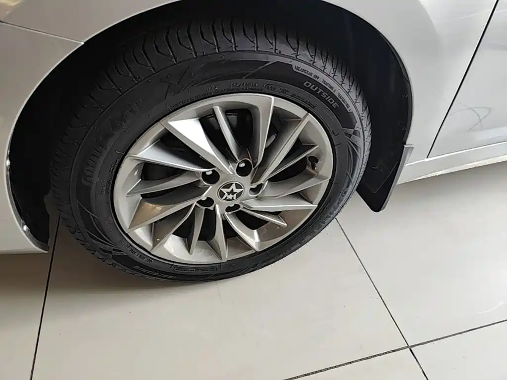 Venucia D60 2021 2021 PLUS 1.6L XL CVT Joy Leader Edition
