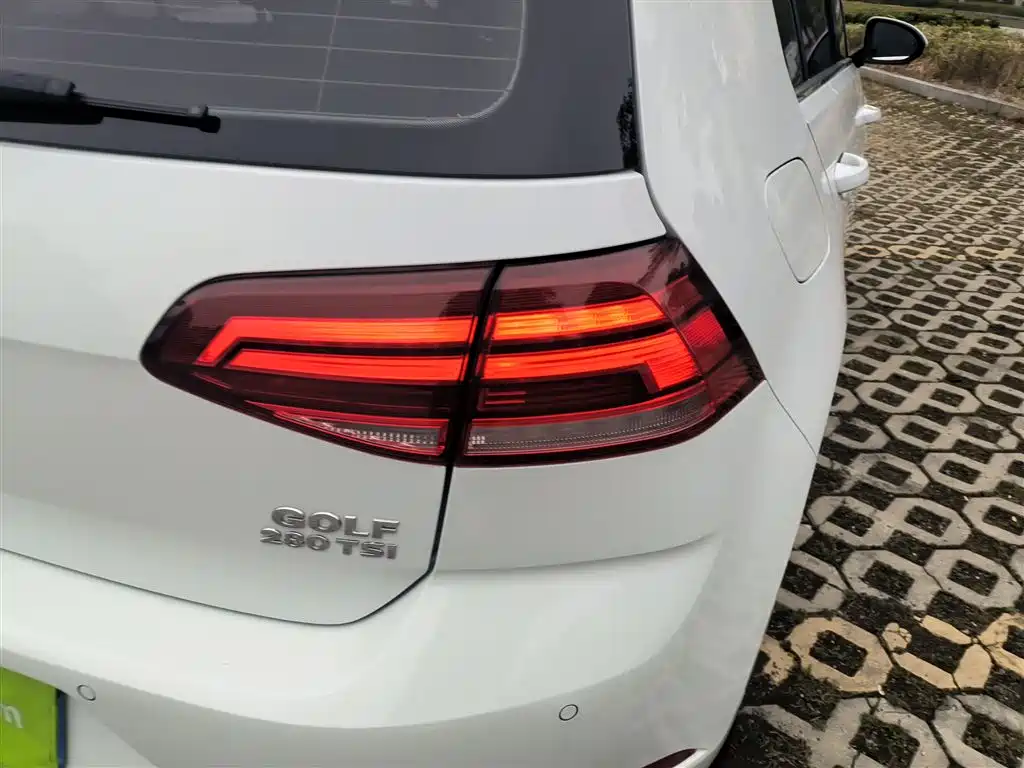 Volkswagen Golf 2020 Beloved Edition 280TSI DSG Comfort фото 8