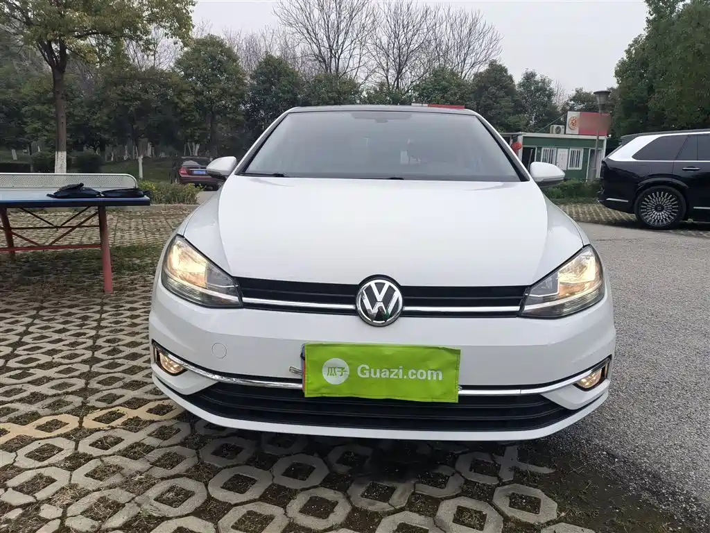 Volkswagen Golf 2020 Beloved Edition 280TSI DSG Comfort фото 3